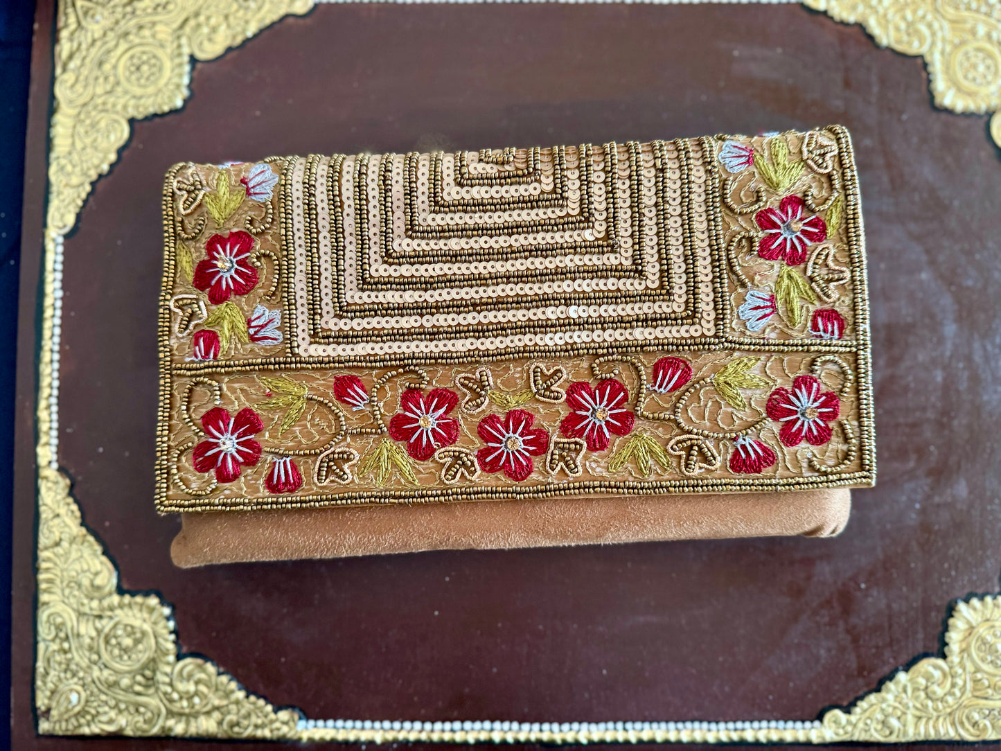 Exquisite beadwork evening clutches and purses, featuring intricate designs and vibrant colors, perfect for adding elegance to any occasion.