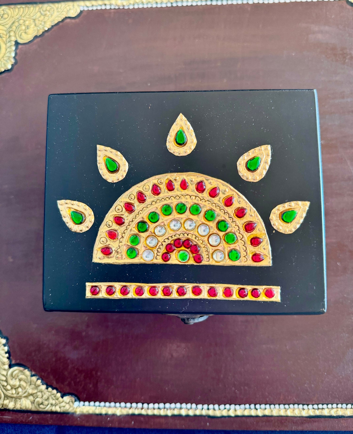 Kanaka : Tanjore Art for Modern Homes